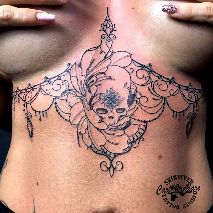 amazing under boob_tattoo