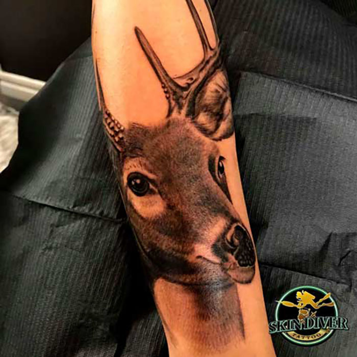 realistic_deer_tattoo_gothenburg_sweden_tatuering